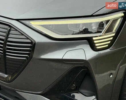 Сірий Ауді E-Tron, об'ємом двигуна 0 л та пробігом 151 тис. км за 29500 $, фото 32 на Automoto.ua