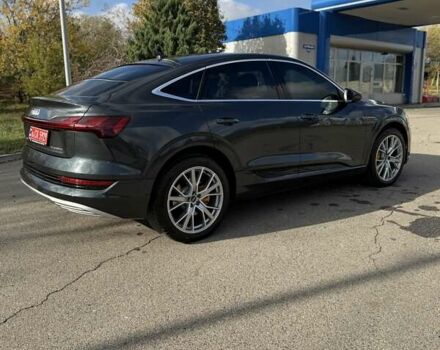 Серый Ауди E-Tron, объемом двигателя 0 л и пробегом 31 тыс. км за 40500 $, фото 30 на Automoto.ua