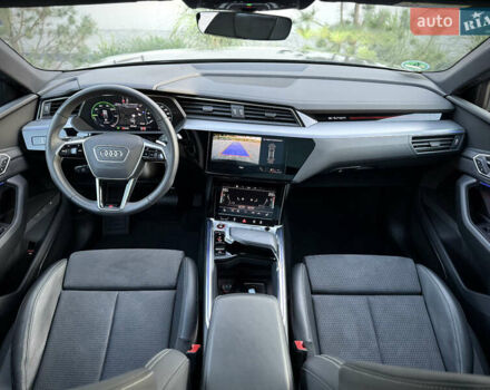 Сірий Ауді E-Tron, об'ємом двигуна 0 л та пробігом 25 тис. км за 47431 $, фото 49 на Automoto.ua