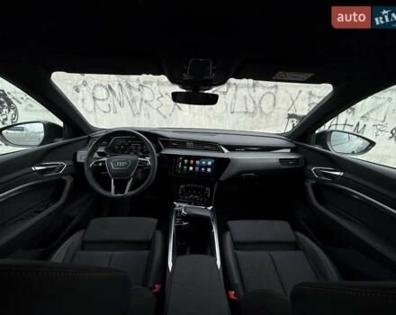 Серый Ауди E-Tron, объемом двигателя 0 л и пробегом 104 тыс. км за 39820 $, фото 66 на Automoto.ua