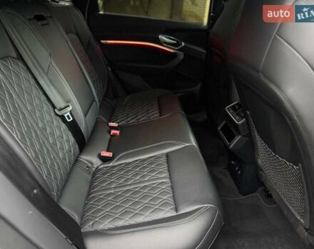 Сірий Ауді E-Tron, об'ємом двигуна 0 л та пробігом 28 тис. км за 47700 $, фото 23 на Automoto.ua