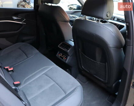 Серый Ауди E-Tron, объемом двигателя 0 л и пробегом 37 тыс. км за 55900 $, фото 48 на Automoto.ua