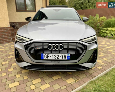 Серый Ауди E-Tron, объемом двигателя 0 л и пробегом 126 тыс. км за 34995 $, фото 7 на Automoto.ua