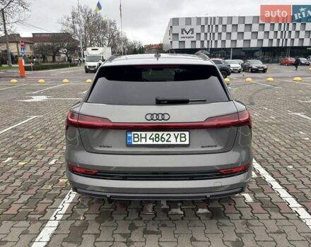 Серый Ауди E-Tron, объемом двигателя 0 л и пробегом 25 тыс. км за 44900 $, фото 4 на Automoto.ua