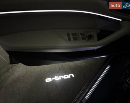 Сірий Ауді E-Tron, об'ємом двигуна 0 л та пробігом 61 тис. км за 39999 $, фото 24 на Automoto.ua