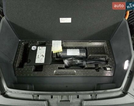 Сірий Ауді E-Tron, об'ємом двигуна 0 л та пробігом 100 тис. км за 41888 $, фото 73 на Automoto.ua