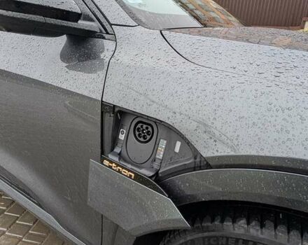 Серый Ауди E-Tron, объемом двигателя 0 л и пробегом 41 тыс. км за 43500 $, фото 6 на Automoto.ua