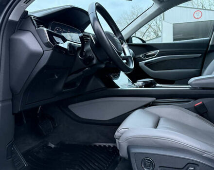 Серый Ауди E-Tron, объемом двигателя 0 л и пробегом 197 тыс. км за 23900 $, фото 26 на Automoto.ua