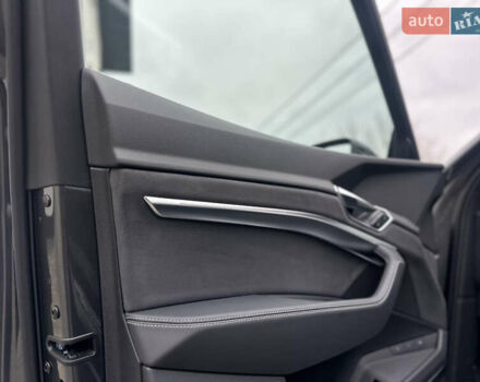 Сірий Ауді E-Tron, об'ємом двигуна 0 л та пробігом 48 тис. км за 49999 $, фото 44 на Automoto.ua
