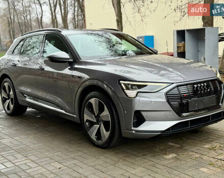 Серый Ауди E-Tron, объемом двигателя 0 л и пробегом 39 тыс. км за 44500 $, фото 11 на Automoto.ua