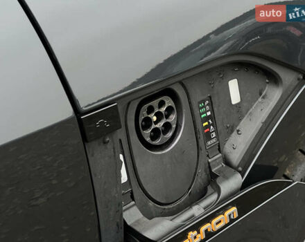 Серый Ауди E-Tron, объемом двигателя 0 л и пробегом 32 тыс. км за 41367 $, фото 99 на Automoto.ua