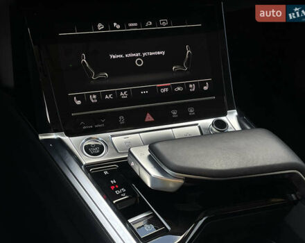 Серый Ауди E-Tron, объемом двигателя 0 л и пробегом 32 тыс. км за 42131 $, фото 55 на Automoto.ua