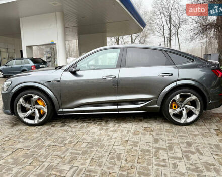 Серый Ауди E-Tron, объемом двигателя 0 л и пробегом 37 тыс. км за 49500 $, фото 10 на Automoto.ua