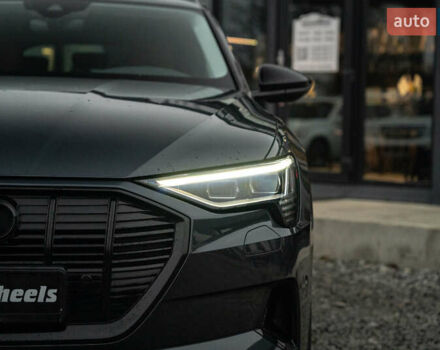 Сірий Ауді E-Tron, об'ємом двигуна 0 л та пробігом 64 тис. км за 37900 $, фото 13 на Automoto.ua
