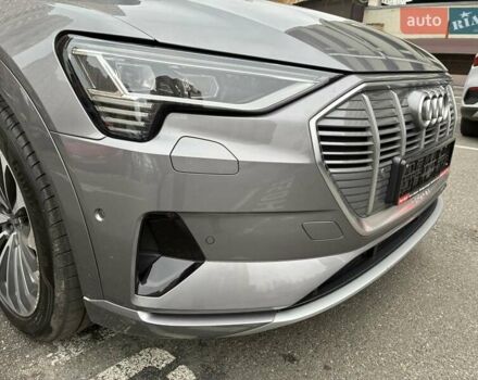 Серый Ауди E-Tron, объемом двигателя 0 л и пробегом 112 тыс. км за 31900 $, фото 32 на Automoto.ua