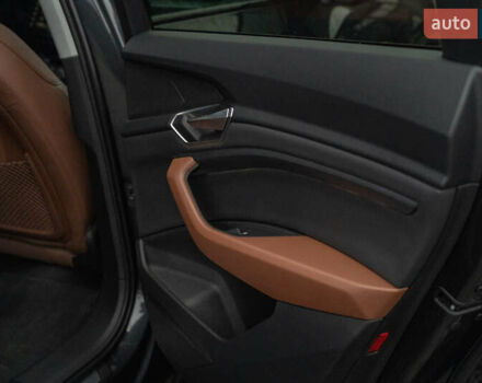 Сірий Ауді E-Tron, об'ємом двигуна 0 л та пробігом 64 тис. км за 37900 $, фото 46 на Automoto.ua