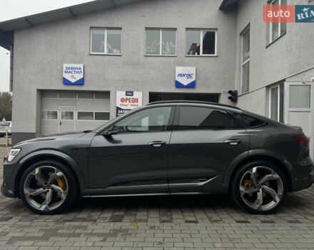 Серый Ауди E-Tron, объемом двигателя 0 л и пробегом 59 тыс. км за 44999 $, фото 5 на Automoto.ua