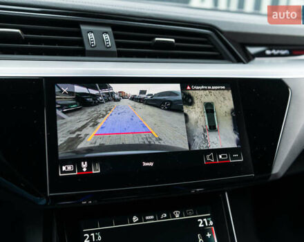 Серый Ауди E-Tron, объемом двигателя 0 л и пробегом 33 тыс. км за 53000 $, фото 41 на Automoto.ua