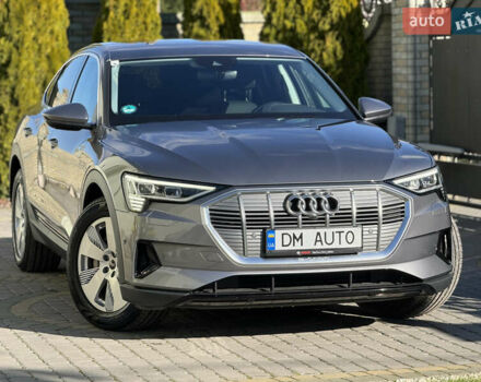 Серый Ауди E-Tron, объемом двигателя 0 л и пробегом 90 тыс. км за 33000 $, фото 5 на Automoto.ua