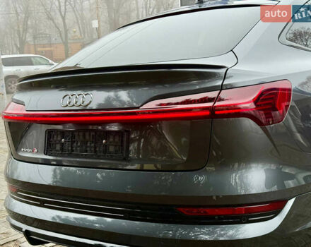 Серый Ауди E-Tron, объемом двигателя 0 л и пробегом 37 тыс. км за 49500 $, фото 21 на Automoto.ua
