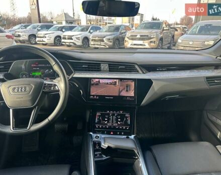 Сірий Ауді E-Tron, об'ємом двигуна 0 л та пробігом 27 тис. км за 53990 $, фото 19 на Automoto.ua