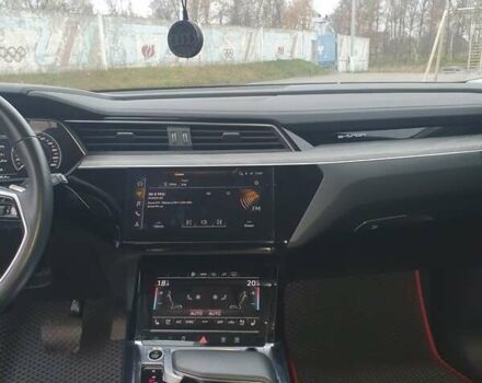 Серый Ауди E-Tron, объемом двигателя 0 л и пробегом 30 тыс. км за 45000 $, фото 20 на Automoto.ua