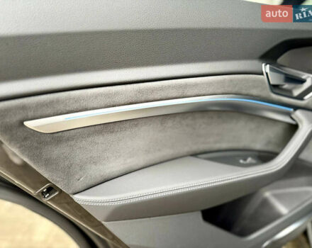 Серый Ауди E-Tron, объемом двигателя 0 л и пробегом 37 тыс. км за 49500 $, фото 88 на Automoto.ua