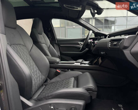 Сірий Ауді E-Tron, об'ємом двигуна 0 л та пробігом 59 тис. км за 45999 $, фото 35 на Automoto.ua