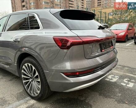 Серый Ауди E-Tron, объемом двигателя 0 л и пробегом 112 тыс. км за 31900 $, фото 42 на Automoto.ua