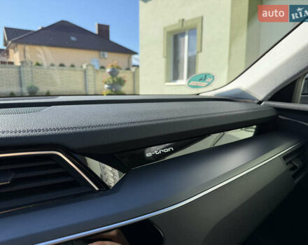 Серый Ауди E-Tron, объемом двигателя 0 л и пробегом 90 тыс. км за 33000 $, фото 69 на Automoto.ua