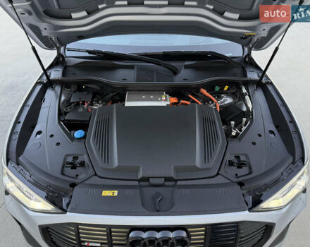 Сірий Ауді E-Tron, об'ємом двигуна 0 л та пробігом 63 тис. км за 39999 $, фото 66 на Automoto.ua