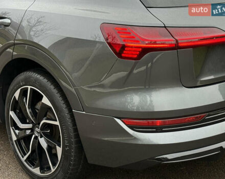 Сірий Ауді E-Tron, об'ємом двигуна 0 л та пробігом 151 тис. км за 29500 $, фото 30 на Automoto.ua