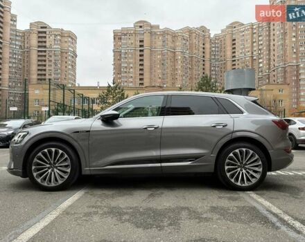 Серый Ауди E-Tron, объемом двигателя 0 л и пробегом 112 тыс. км за 31900 $, фото 23 на Automoto.ua