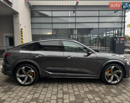 Серый Ауди E-Tron, объемом двигателя 0 л и пробегом 59 тыс. км за 44999 $, фото 4 на Automoto.ua