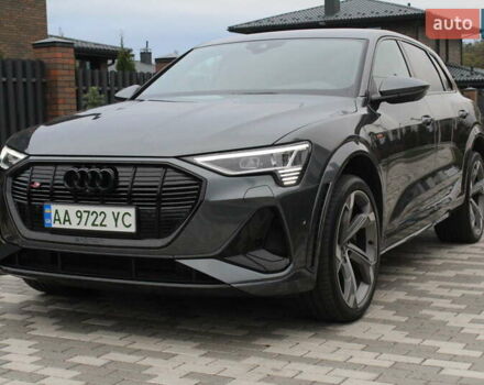 Серый Ауди E-Tron, объемом двигателя 0 л и пробегом 44 тыс. км за 44700 $, фото 6 на Automoto.ua