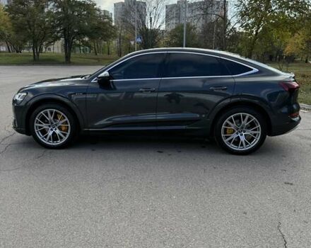 Серый Ауди E-Tron, объемом двигателя 0 л и пробегом 31 тыс. км за 40500 $, фото 2 на Automoto.ua