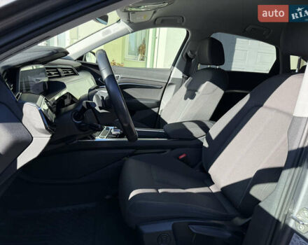 Серый Ауди E-Tron, объемом двигателя 0 л и пробегом 90 тыс. км за 33000 $, фото 43 на Automoto.ua