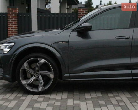 Серый Ауди E-Tron, объемом двигателя 0 л и пробегом 44 тыс. км за 44700 $, фото 3 на Automoto.ua