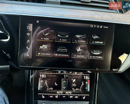 Серый Ауди E-Tron, объемом двигателя 0 л и пробегом 13 тыс. км за 36500 $, фото 44 на Automoto.ua