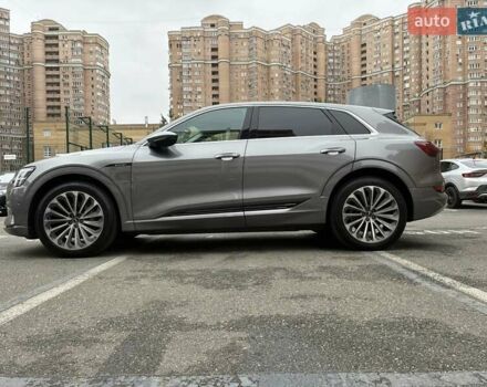 Серый Ауди E-Tron, объемом двигателя 0 л и пробегом 112 тыс. км за 31900 $, фото 24 на Automoto.ua