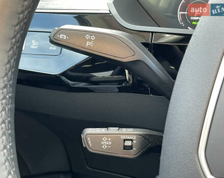 Серый Ауди E-Tron, объемом двигателя 0 л и пробегом 32 тыс. км за 42131 $, фото 51 на Automoto.ua