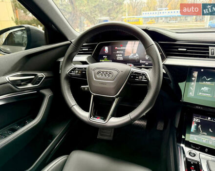 Серый Ауди E-Tron, объемом двигателя 0 л и пробегом 31 тыс. км за 46500 $, фото 45 на Automoto.ua