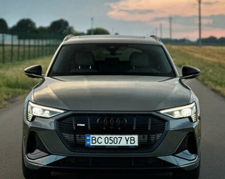 Серый Ауди E-Tron, объемом двигателя 0 л и пробегом 63 тыс. км за 40999 $, фото 1 на Automoto.ua