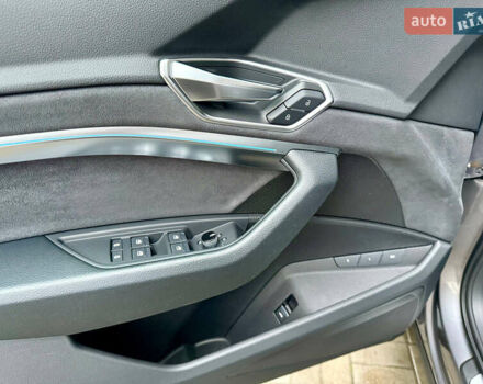 Серый Ауди E-Tron, объемом двигателя 0 л и пробегом 39 тыс. км за 44500 $, фото 29 на Automoto.ua