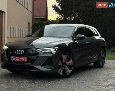 Серый Ауди E-Tron, объемом двигателя 0 л и пробегом 43 тыс. км за 41777 $, фото 25 на Automoto.ua