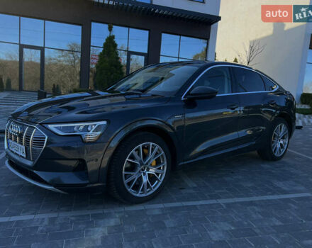 Серый Ауди E-Tron, объемом двигателя 0 л и пробегом 18 тыс. км за 42500 $, фото 2 на Automoto.ua