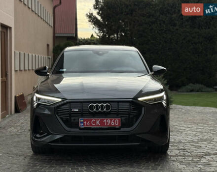 Серый Ауди E-Tron, объемом двигателя 0 л и пробегом 43 тыс. км за 41777 $, фото 4 на Automoto.ua