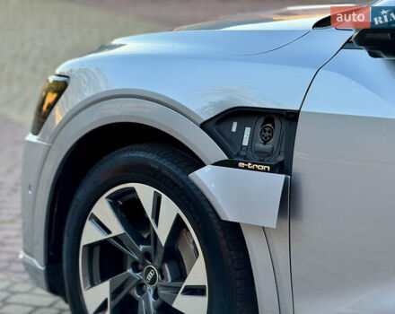 Сірий Ауді E-Tron, об'ємом двигуна 0 л та пробігом 49 тис. км за 36500 $, фото 30 на Automoto.ua
