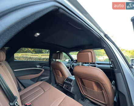 Сірий Ауді E-Tron, об'ємом двигуна 0 л та пробігом 49 тис. км за 36500 $, фото 71 на Automoto.ua