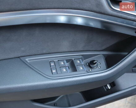 Серый Ауди E-Tron, объемом двигателя 0 л и пробегом 37 тыс. км за 55900 $, фото 14 на Automoto.ua